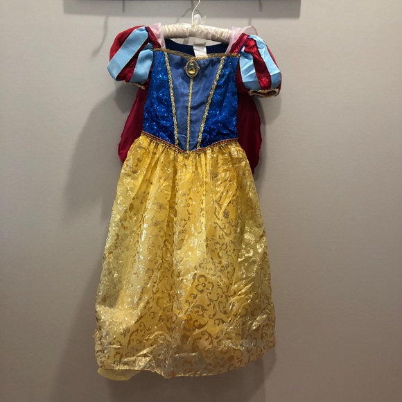 Disney Other - Disney Store Snow White Deluxe Dress 5-6